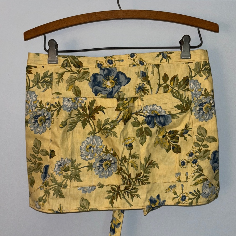NEW Floral Utility Apron Rienzi
